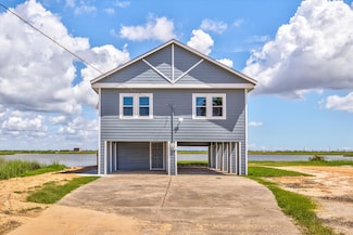 4406 Swan St, Hitchcock, TX 77563