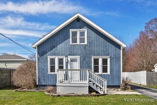 18829 174th Ave, Spring Lake, MI 49456