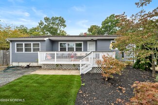 230 Maple Ln, Forked River, NJ 08731