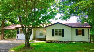 10452 Ada Rd, Marshall, VA 20115