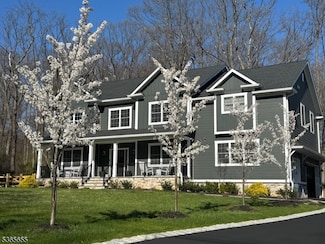93 Morristown Rd, Gillette, NJ 07933