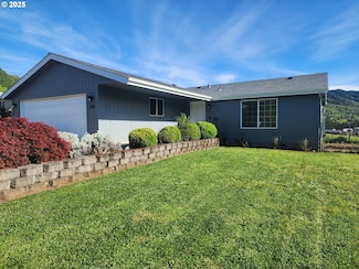 232 SE Cordelia Dr, Myrtle Creek, OR 97457