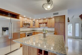 48 NW 45th Ave, Deerfield Beach, FL 33442