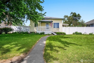 213 E 3rd St, Lind, WA 99341