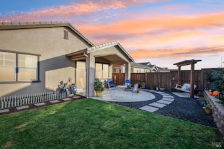 300 White Owl St, Dixon, CA 95620