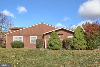 820 Lee Ln, Enola, PA 17025