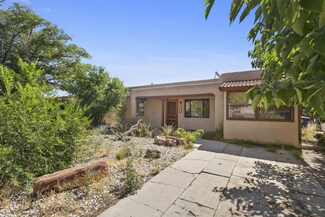 1304 Lobo Place NE, Albuquerque, NM 87106
