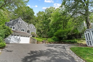 359 Dogwood Way, Mountainside, NJ 07092