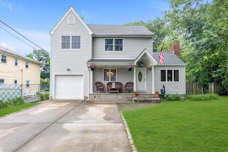 517 Birch St, West Hempstead, NY 11552