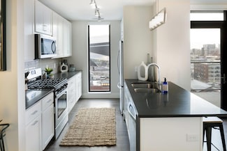212 10th Ave S Unit 812, Minneapolis, MN 55415
