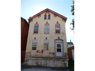 62 Tracy St, Buffalo, NY 14201