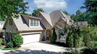 10 Foxglove Ln, Greensboro, NC 27455