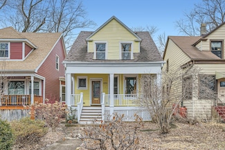 1828 W Estes Ave, Chicago, IL 60626