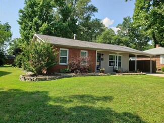 1130 Kane St, Carlyle, IL 62231