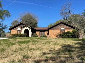 6 Shamblin Rd, Florissant, MO 63034