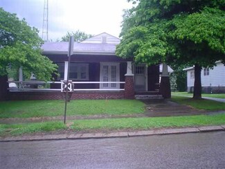 1008 N Main St, Bicknell, IN 47512