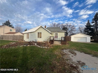 2733 Edwin St, Oregon, OH 43616