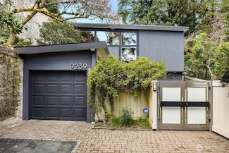 9239 Matthews Ave NE, Seattle, WA 98115