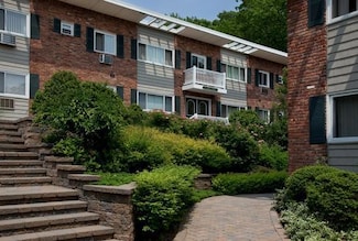 427 Main St Unit 427F, Northport, NY 11768