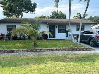 6761 Allen St, Hollywood, FL 33024