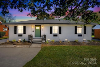 2024 Senior Dr, Charlotte, NC 28216