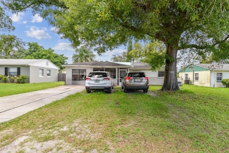 1711 W Followthru Dr, Tampa, FL 33612