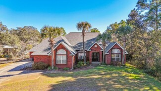 1622 Fuller Dr, Gulf Breeze, FL 32563