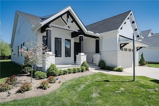 43 Bridgeport Way, Mayfield Heights, OH 44124