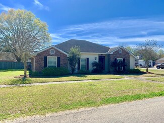 307 Oak Brook Blvd, Lafayette, LA 70508