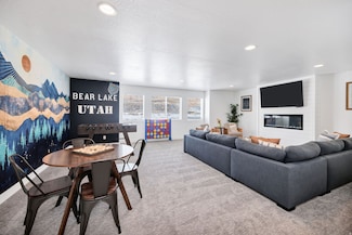 559 Blue Lake St, Garden City, UT 84028