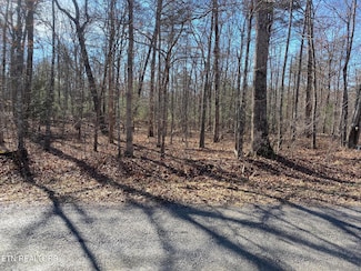 6340 Osage Rd, Crossville, TN 38572