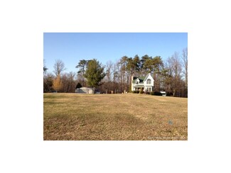 21215 Old Township Rd, Borden, IN 47106