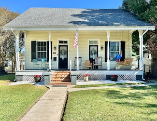 922 Fourth St, Morgan City, LA 70380