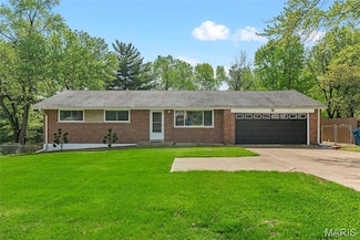 13300 Old Jamestown Rd, Florissant, MO 63033