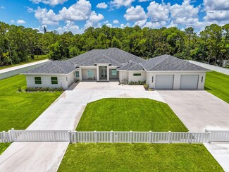 8425 Apache Blvd, Loxahatchee, FL 33470