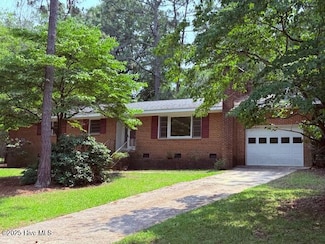 430 W Rhode Island Ave, Southern Pines, NC 28387