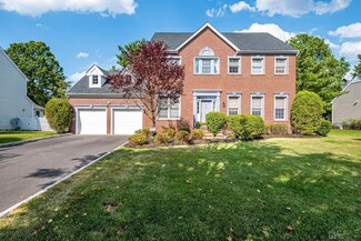 10 Matthew Ct, Piscataway, NJ 08854