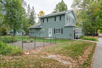 113 NW 10th St, Grand Rapids, MN 55744