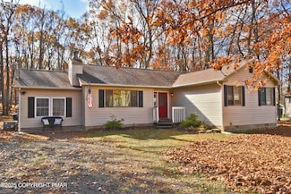 3282 Bluebird Dr, Bushkill, PA 18324