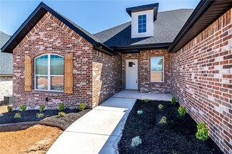 418 Casella St, Tontitown, AR 72762