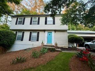 9695 N Pond Cir, Roswell, GA 30076