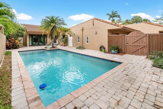 6624 Patio Ln, Boca Raton, FL 33433