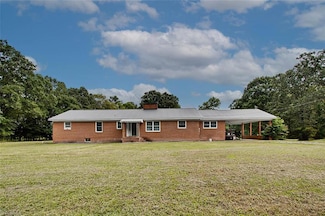 4142 Sadie Rd, Seagrove, NC 27341