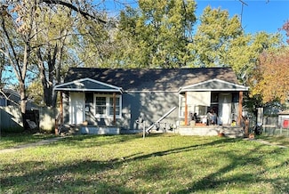 820 S Oak St, Ottawa, KS 66067