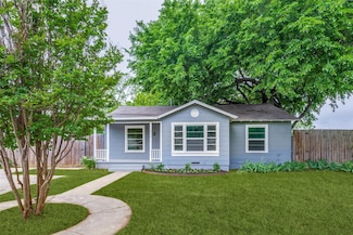 410 S Washington St, Pilot Point, TX 76258