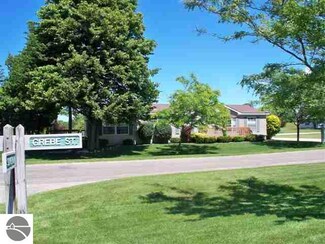 3268 Lakeland Dr, Arcadia, MI 49613