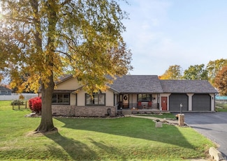 574 S Meadow Lane East Dr, Frankfort, IN 46041