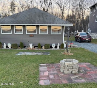 86 Riley Cove Rd, Ballston Spa, NY 12020