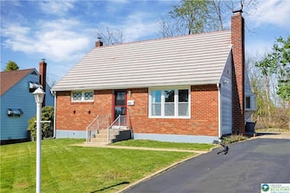 2375 S Carbon St, Allentown, PA 18103