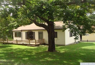 28 Highland Ave, Elizaville, NY 12523